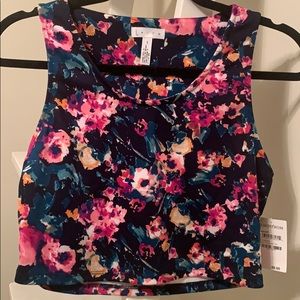NWT. Leith floral crop top. Size small.